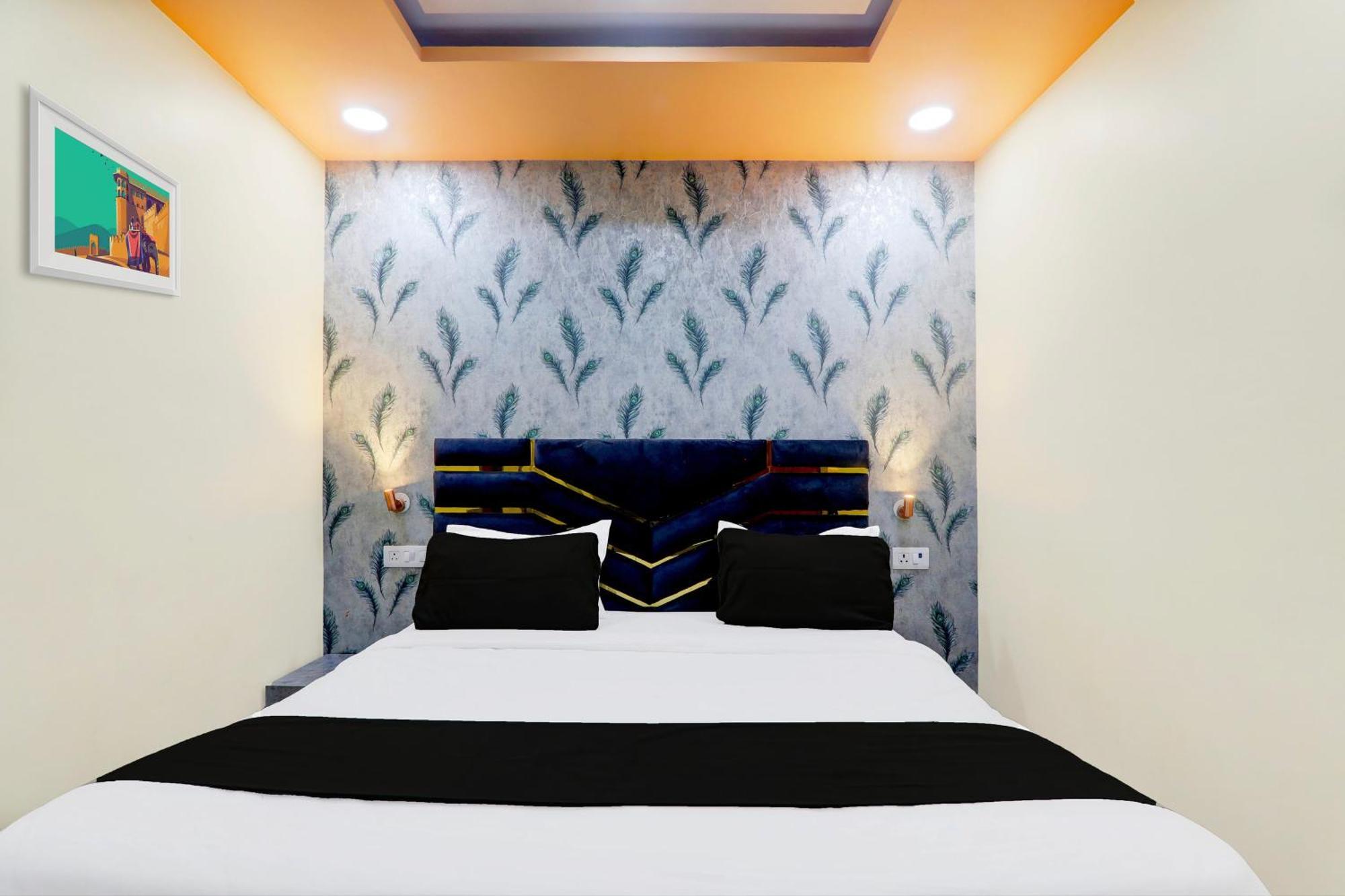Super Hotel O Raas Plaza Kanpur Bagian luar foto