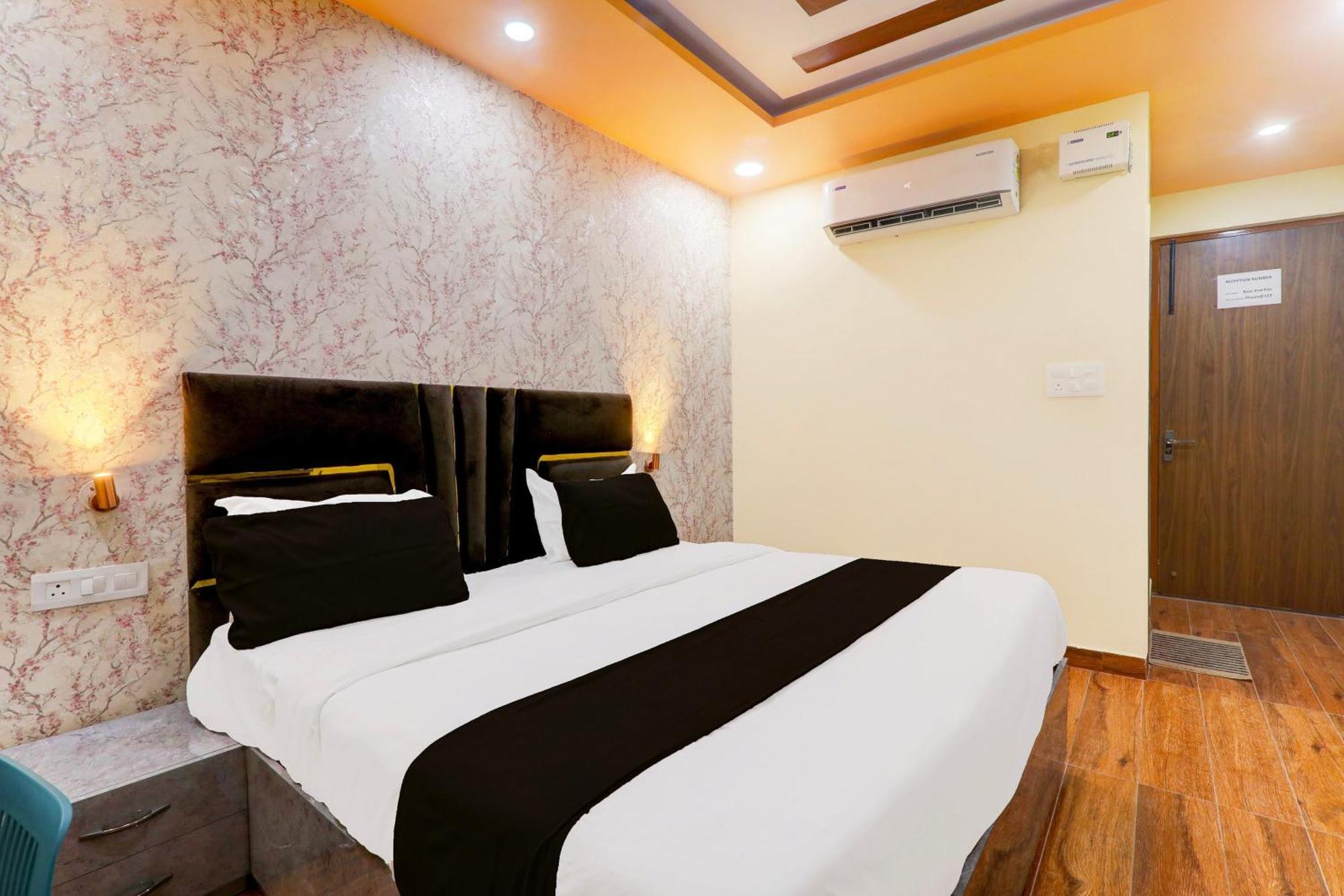 Super Hotel O Raas Plaza Kanpur Bagian luar foto