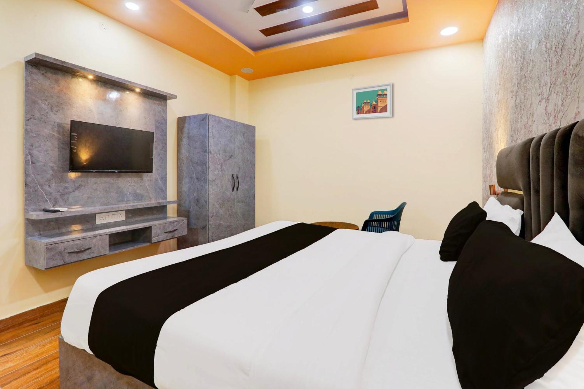 Super Hotel O Raas Plaza Kanpur Bagian luar foto