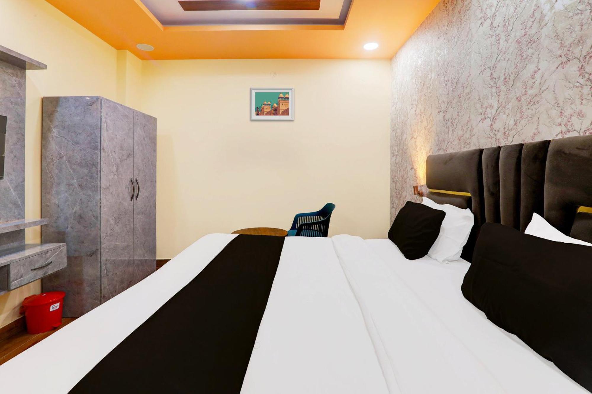Super Hotel O Raas Plaza Kanpur Bagian luar foto